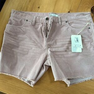 CARVE DESIGNS Oahu 6” corduroy shorts. Color is fawn. Size 14